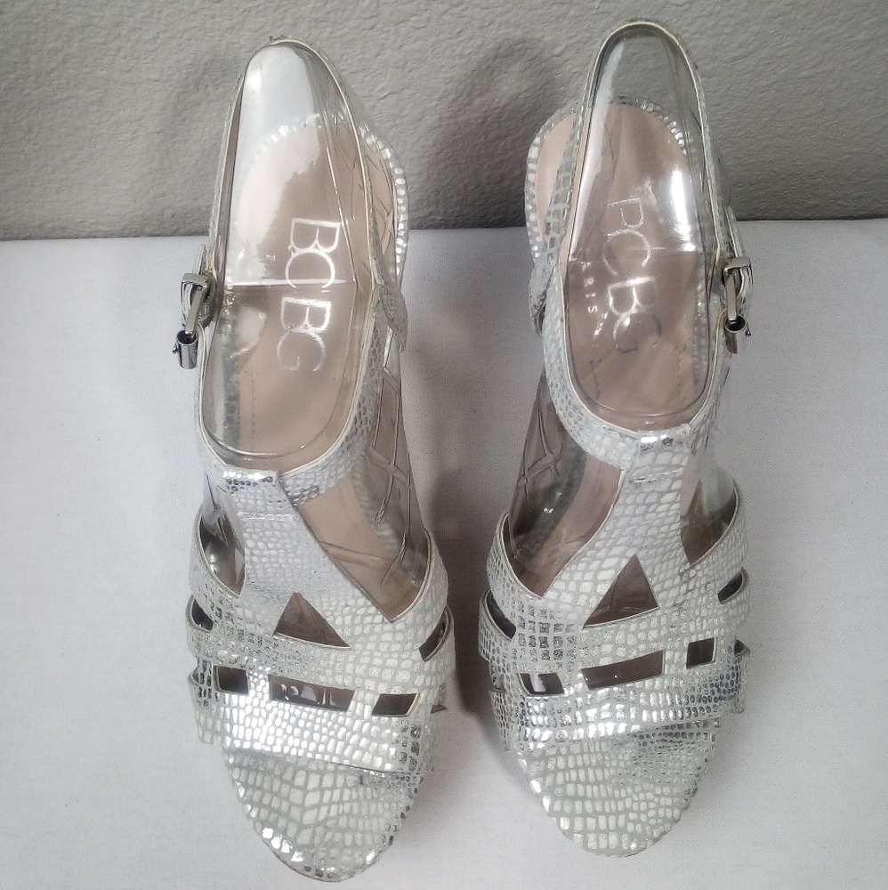 BCBG LUNAS Paris Wedges Size 8.5M